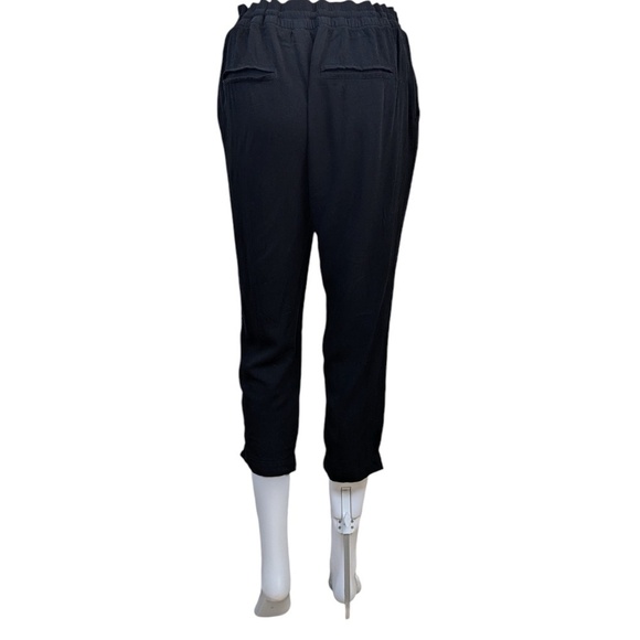 Old Navy Black Tapered Lightweight Cropped Summer Pants Size M - Picture 2 of 4